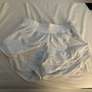 White Lululemon hotty hot shorts 2.5